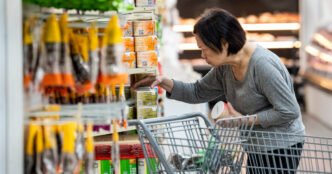 Fed 'Beige Book' economic report cites declining growth, rising prices and slow hiring