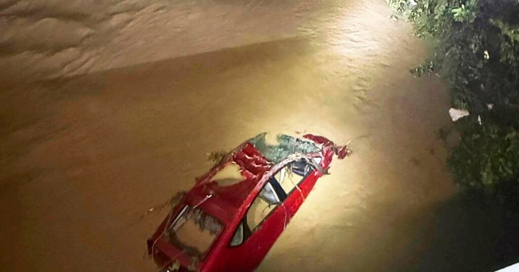Flash flooding kills 5 in West Virginia, rescue teams searching for missing people