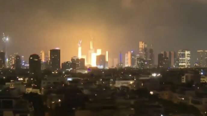 Fourth wave of Iranian missiles hits Tel Aviv amid rising tensions
