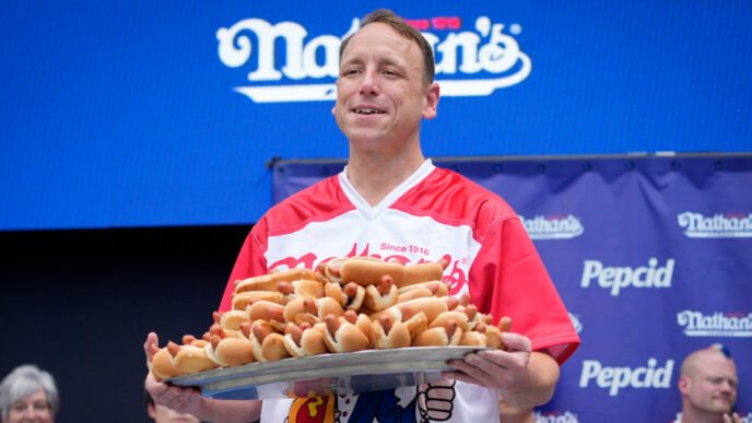 Hot dog-eating machine Joey Chestnut will return to Fourth of July contest
