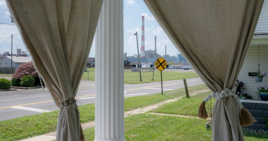 How a small Ohio town became the 'center of gravity' in the GOP's realignment