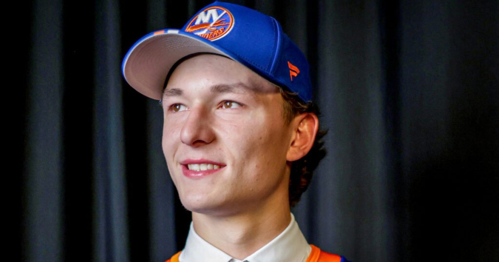 Islanders’ No. 1 pick Matthew Schaefer pays tribute to late mother with a kiss and a promise