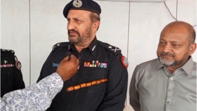 Karachi Police Chief pays surprise visit to Cattle Market ahead of Eid