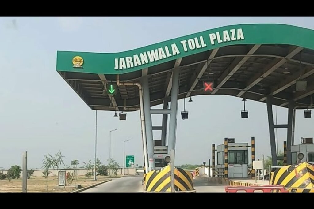 Man forgets wife at Motorway service area during Karachi trip