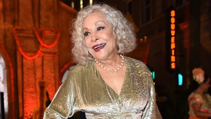 Renée Victor, the voice of no-nonsense Abuelita in 'Coco,' dies at 86