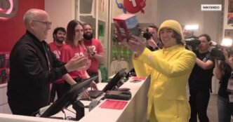See First Shopper Get His Hands on Switch 2 at Nintendo Store