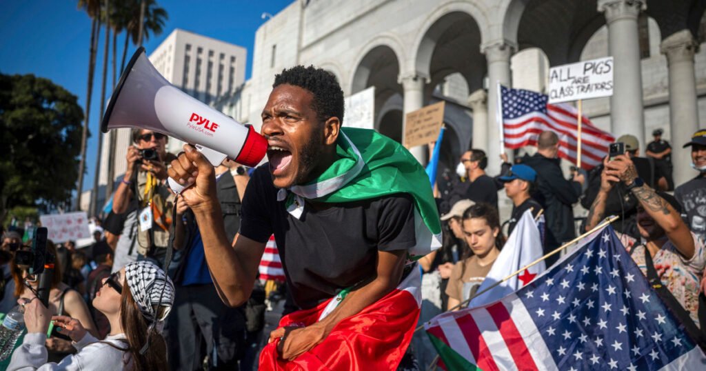 Spanish-language misinformation on Los Angeles immigration protests push a familiar theme