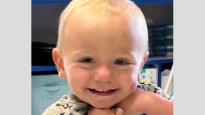 Toddler died in hot car while dad got haircut and drinks at the bar, police say