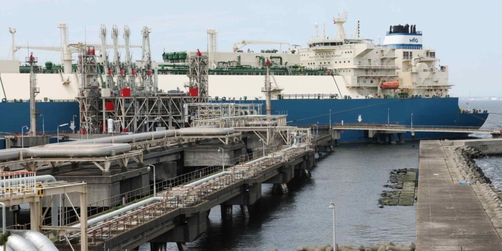 Top Japan power provider JERA to triple LNG imports from US