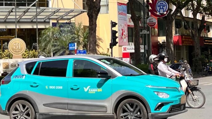 Vingroup's EV taxi service leads Vietnam, expands to Philippines